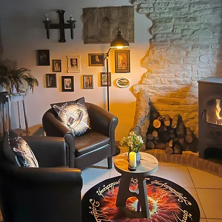 Hébergement de vacances La Maison Hobbit Troglodyte Lavaurette