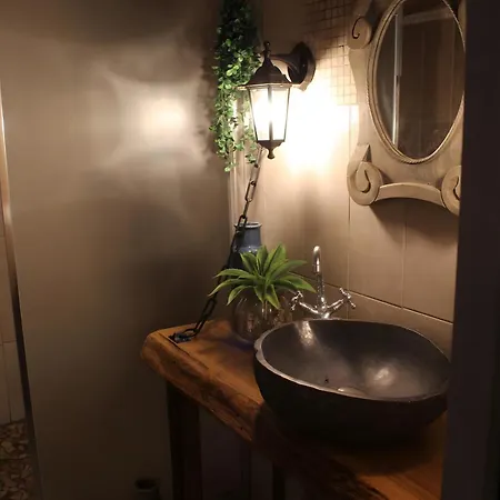 La Maison Hobbit Troglodyte Hébergement de vacances *