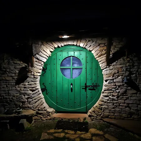 La Maison Hobbit Troglodyte Hébergement de vacances *