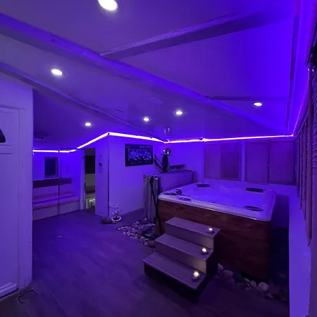 La Maison Hobbit Troglodyte Hébergement de vacances *